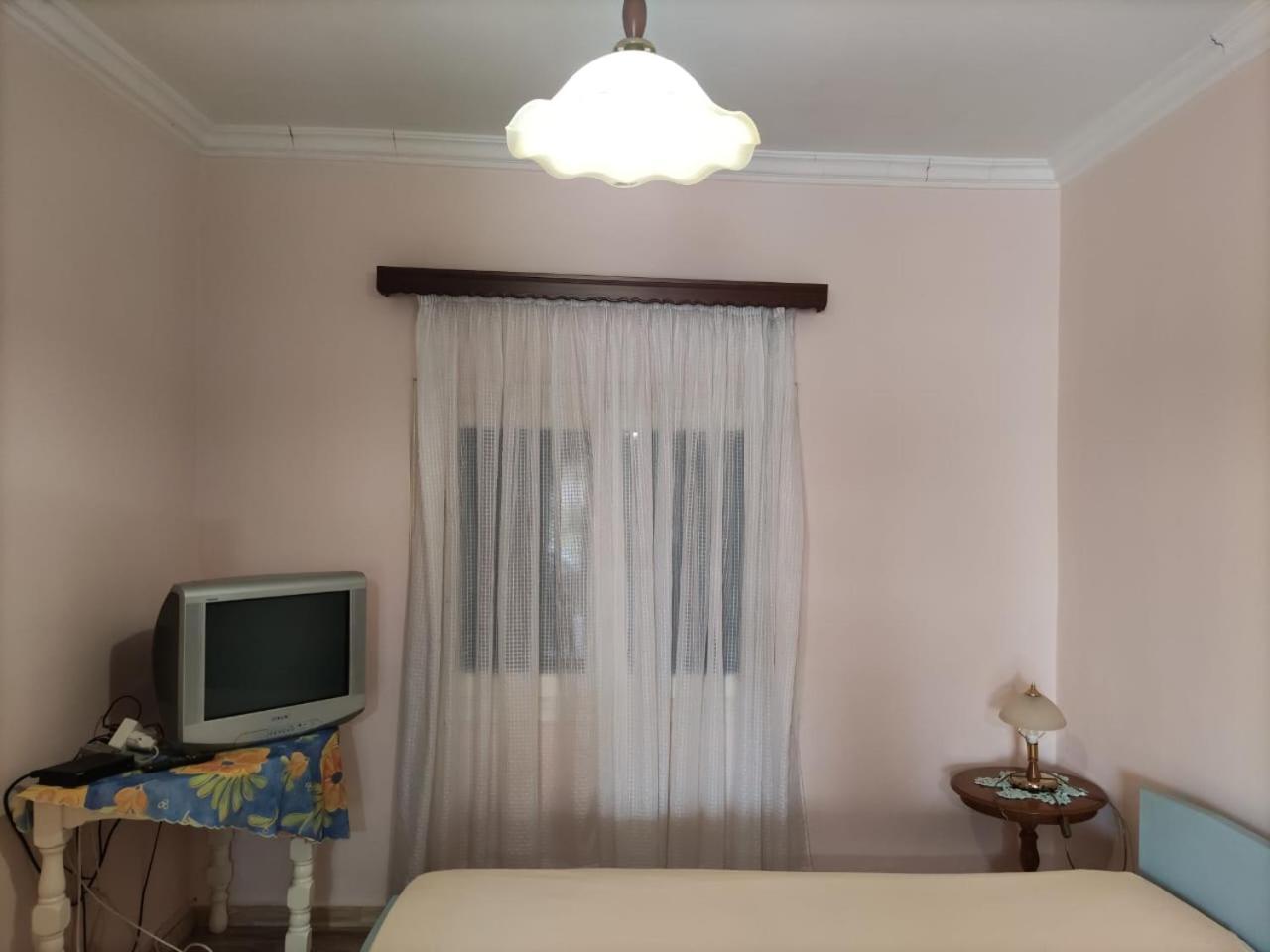 Sissy Apartment Vrahati Екстериор снимка