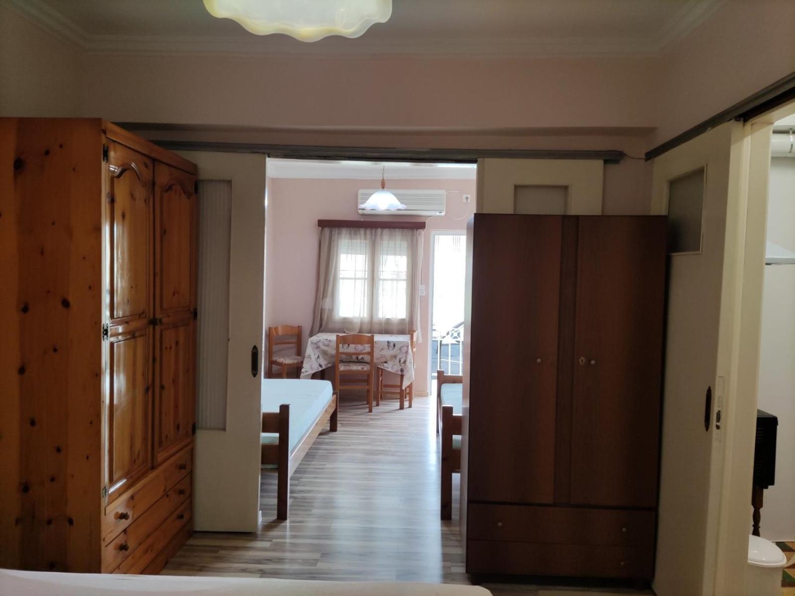 Sissy Apartment Vrahati Екстериор снимка